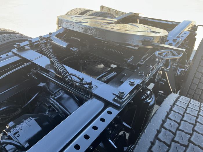 2022 International LT625-2