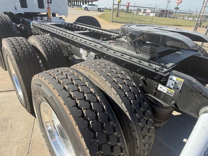 2027 Peterbilt 589-6