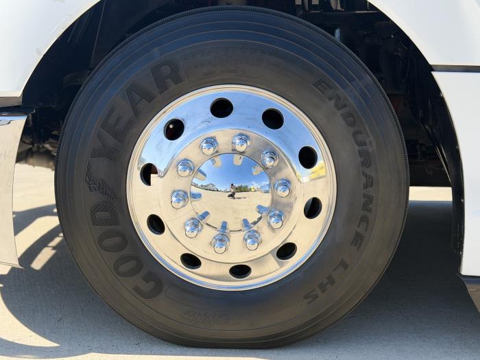 2024 Kenworth T680-8
