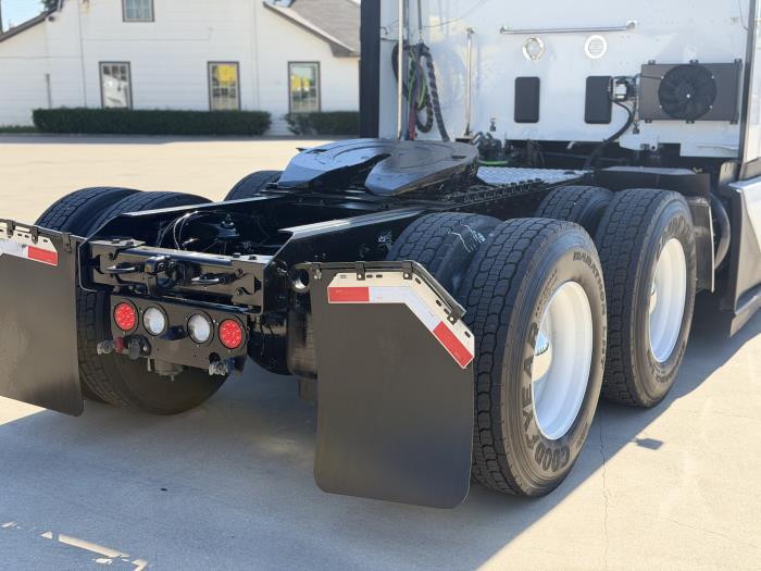 2024 Kenworth T680-12