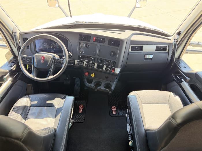 2024 Kenworth T680-26