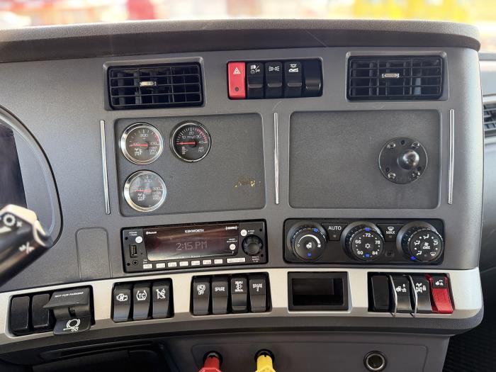 2024 Kenworth T680-29