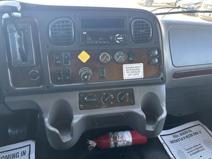 2018 Freightliner Business Class M2 106-10