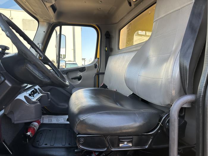 2018 Freightliner Business Class M2 106-12