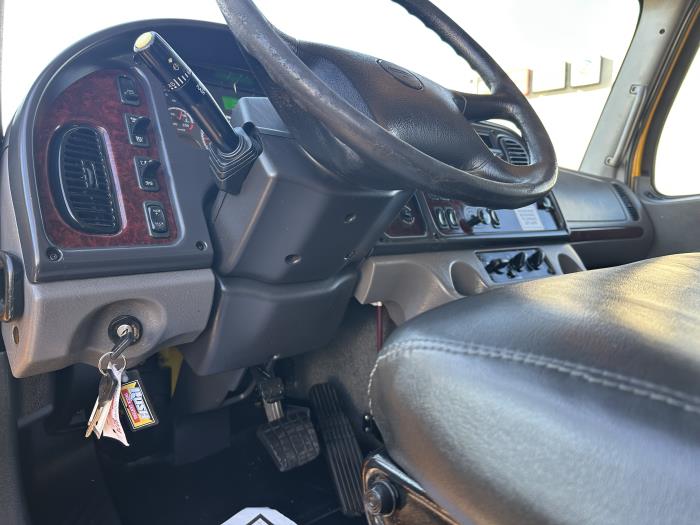 2018 Freightliner Business Class M2 106-13