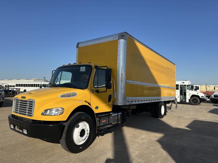 2018 Freightliner Business Class M2 106-1