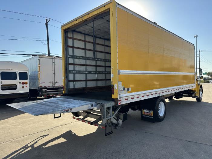 2018 Freightliner Business Class M2 106-3