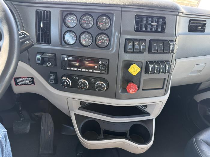 2023 Peterbilt 567-2