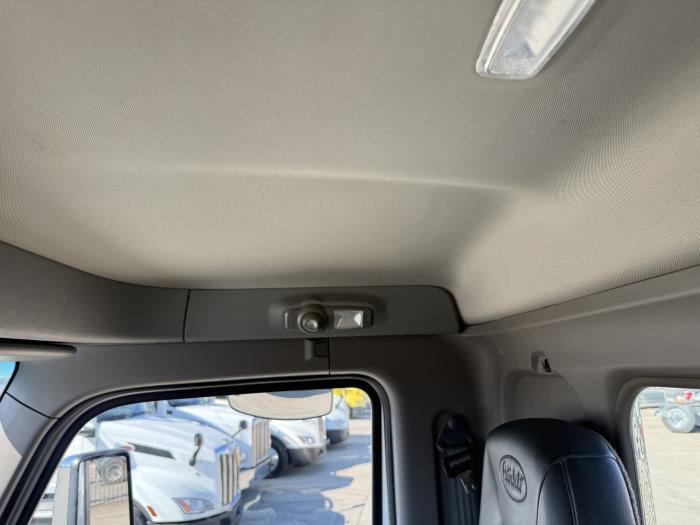 2023 Peterbilt 567-6