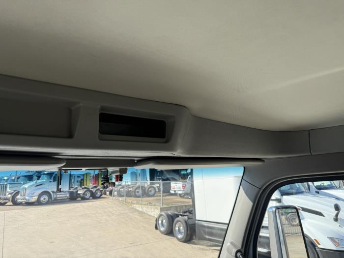 2023 Peterbilt 567-7