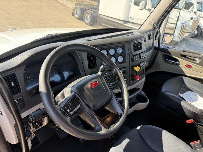 2023 Peterbilt 567-10