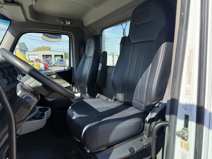 2023 Peterbilt 567-11