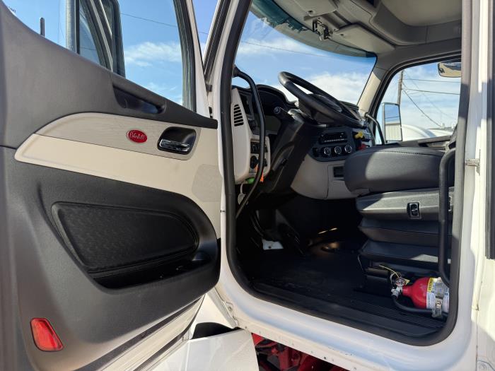 2023 Peterbilt 567-12