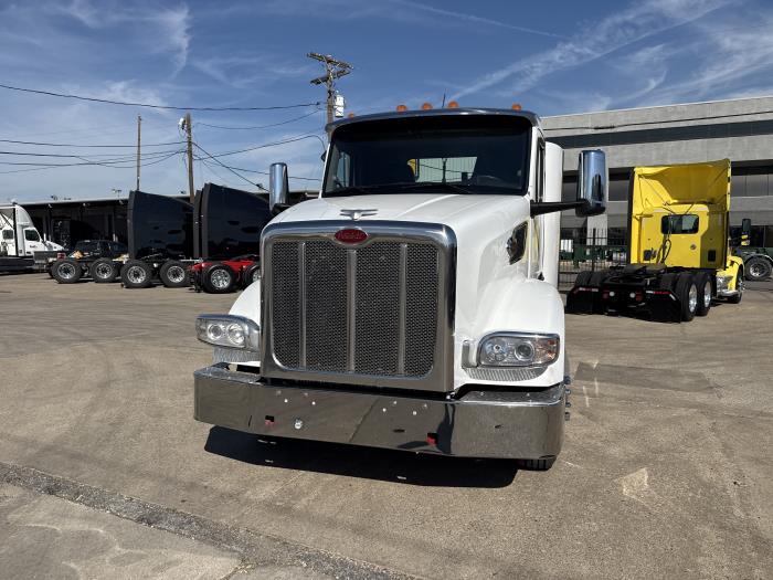 2023 Peterbilt 567-15