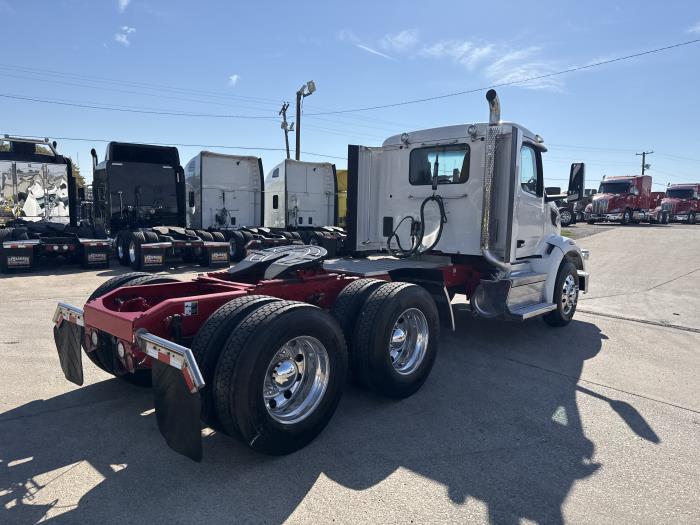 2023 Peterbilt 567-25
