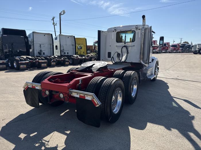 2023 Peterbilt 567-26