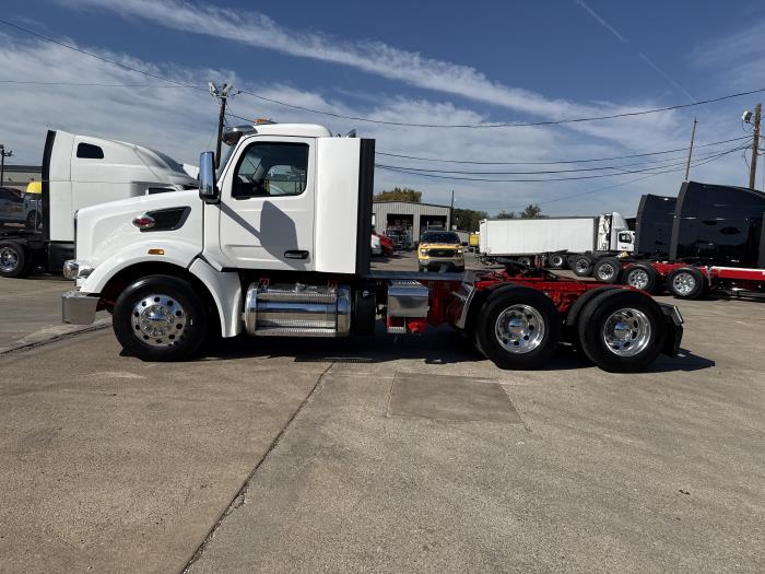 2023 Peterbilt 567-33