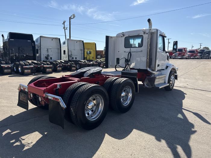 2024 Peterbilt 567-27