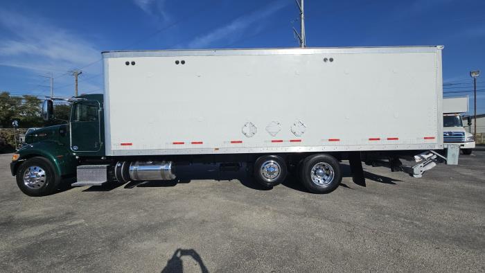 2020 Peterbilt 348-2