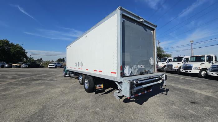 2020 Peterbilt 348-3