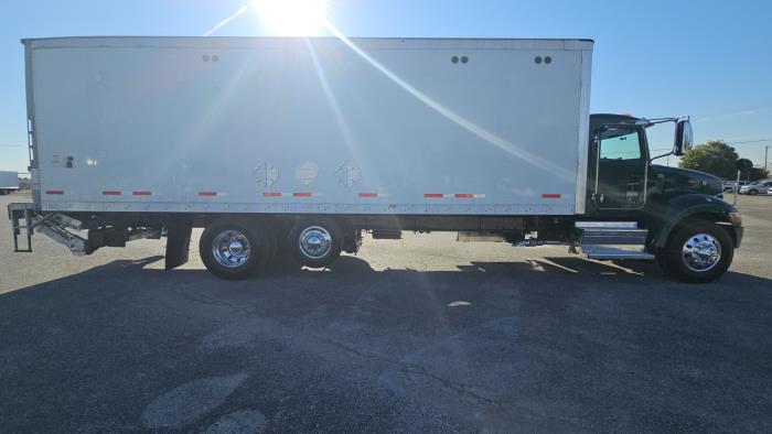 2020 Peterbilt 348-6