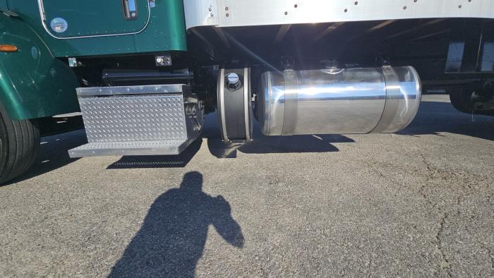 2020 Peterbilt 348-9
