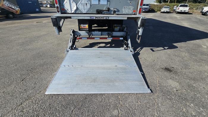 2020 Peterbilt 348-12