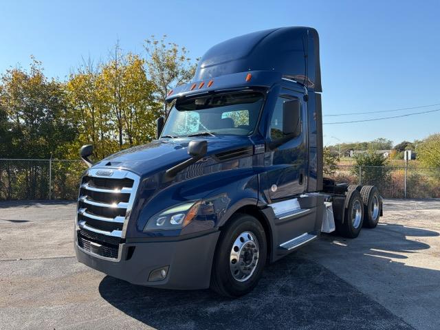 2022 Freightliner Cascadia-0