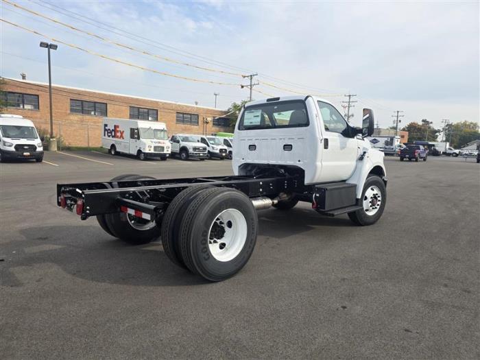 2027 Ford F-650-7