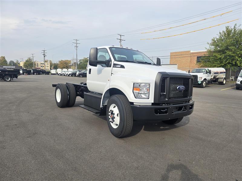 New 2027 Ford F-650 - photo 2