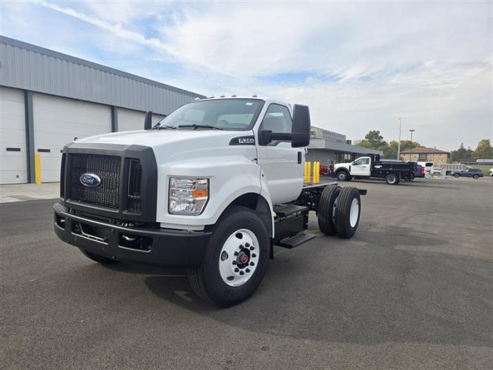 2027 Ford F-650-3