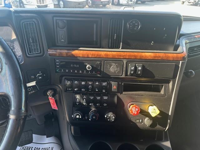 2022 International LT625-2