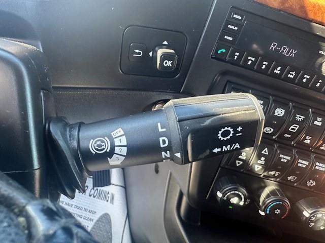 2022 International LT625-4