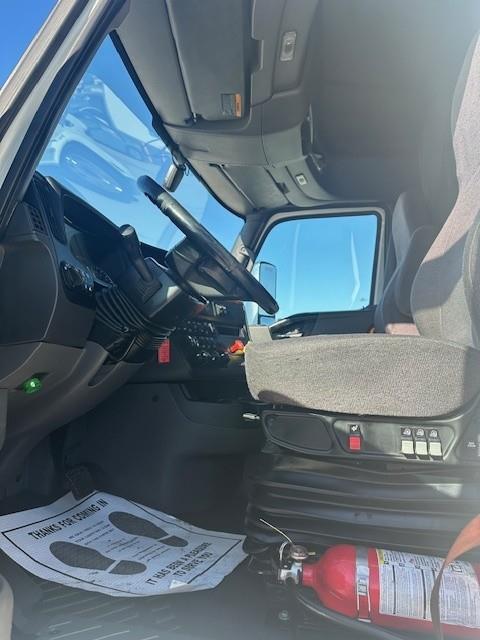 2022 International LT625-6