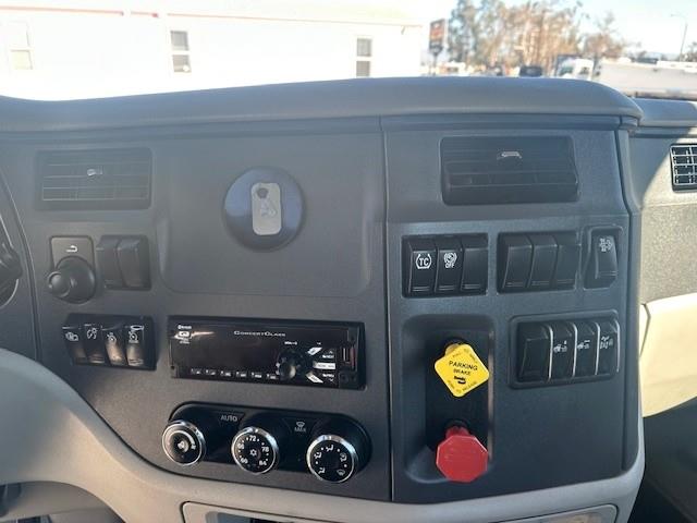 2021 Peterbilt 579-6
