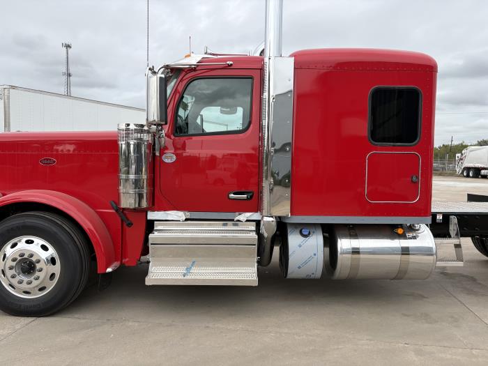 2027 Peterbilt 589-1