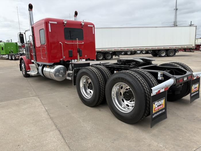 2027 Peterbilt 589-3