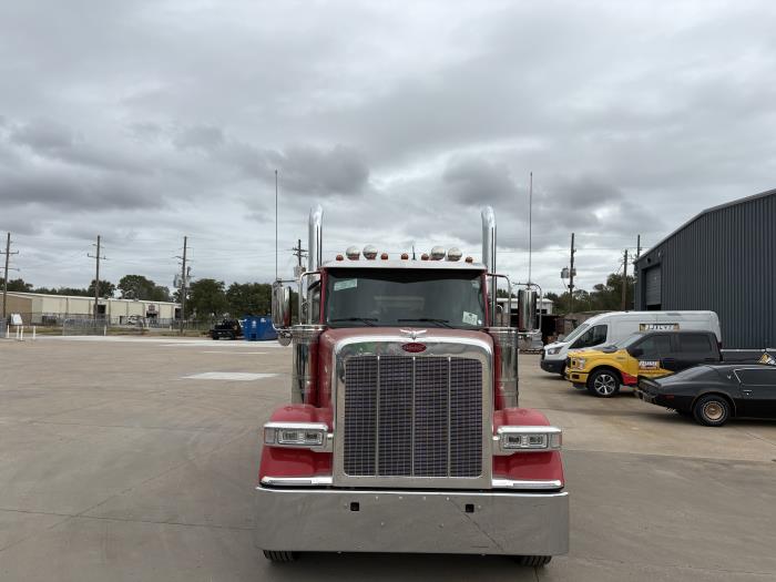 2027 Peterbilt 589-9