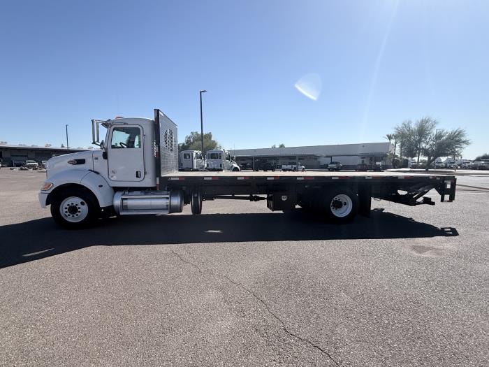 2019 Peterbilt 330-1
