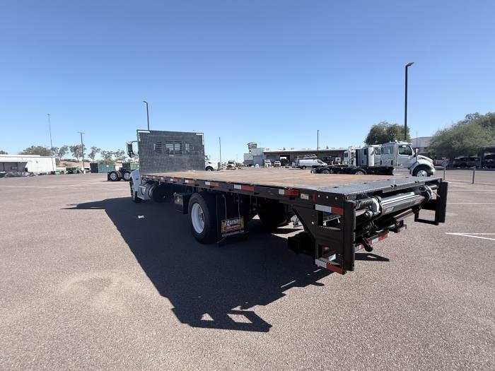 2019 Peterbilt 330-3