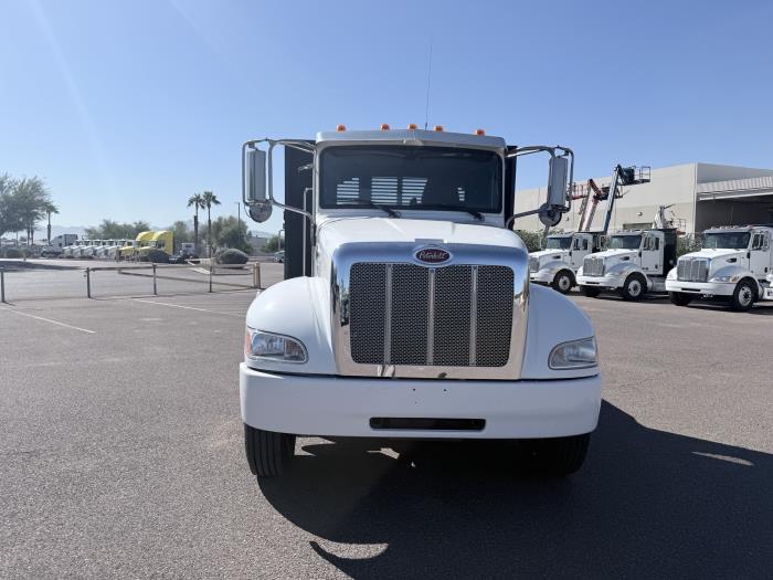 2019 Peterbilt 330-8