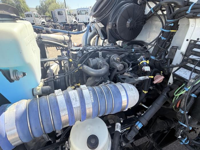 2019 Peterbilt 330-9