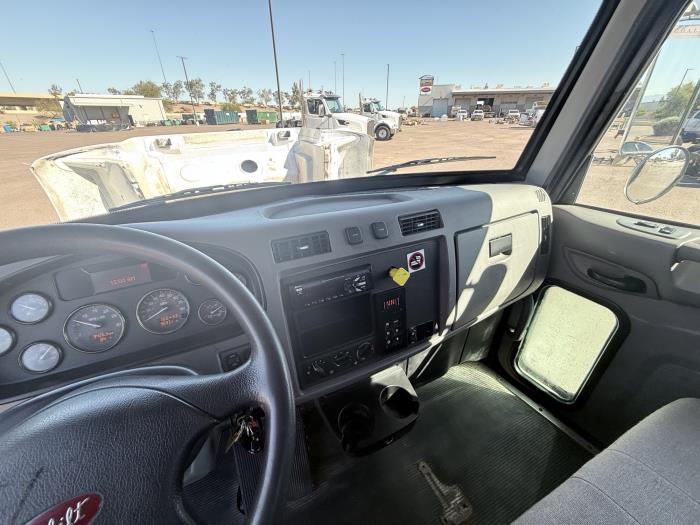 2019 Peterbilt 330-12