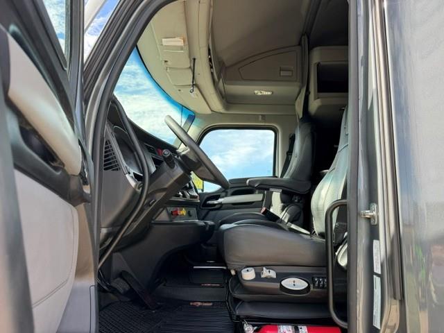 2023 Kenworth T680-30