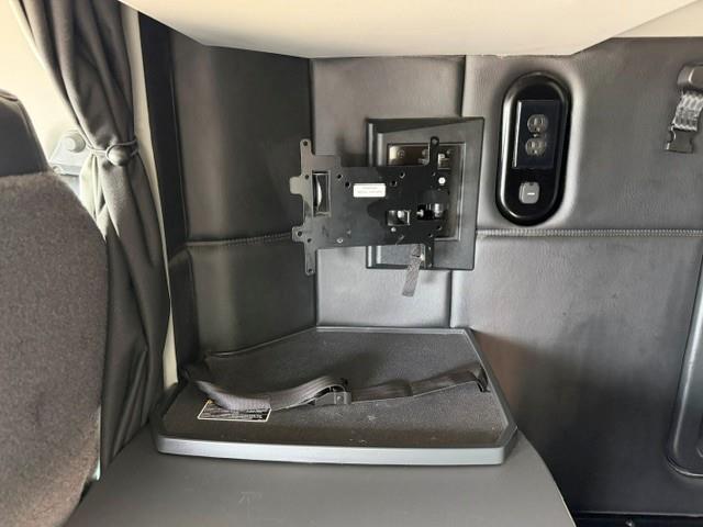 2023 Kenworth T680-37