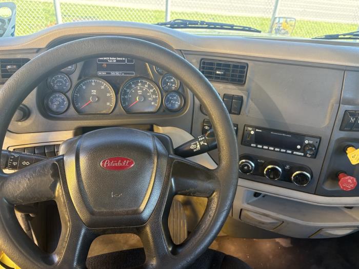 2021 Peterbilt 579-12