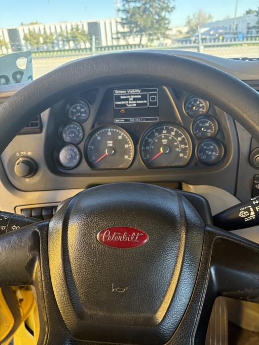 2021 Peterbilt 579-27