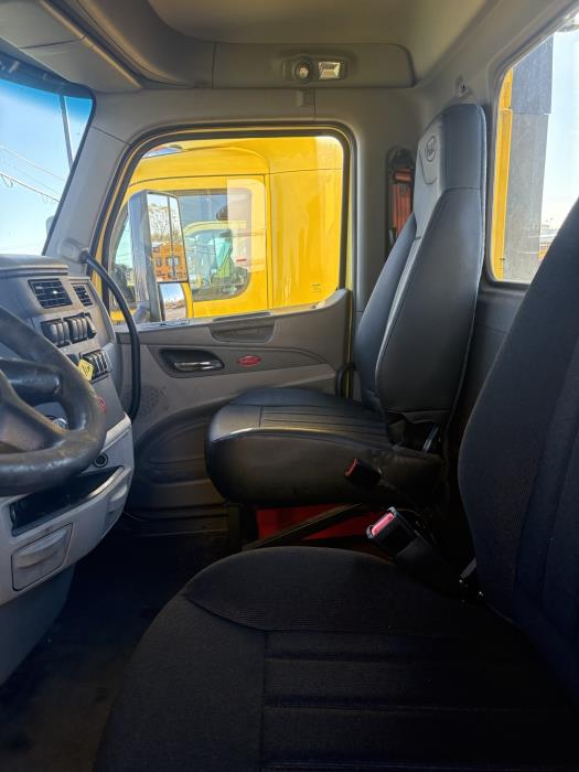 2021 Peterbilt 579-12