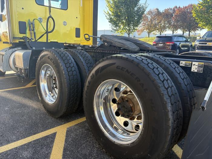 2021 Peterbilt 579-8