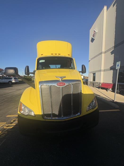 2023 Peterbilt 579-5